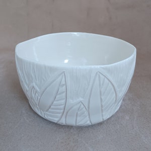 CER172 Carved Porcelain Bowl or Succulent Pot, Leaf design