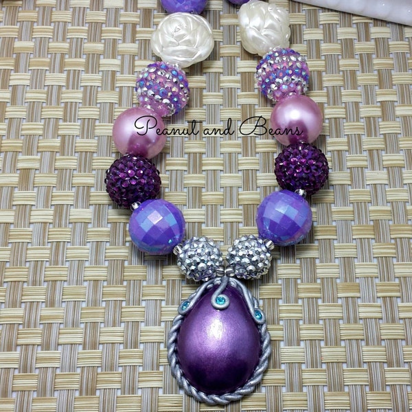 Sofia the First Amulet Chunky Beaded Necklace..Chunky Necklace..Childrens Necklace..Pearl Necklace..Photo Prop