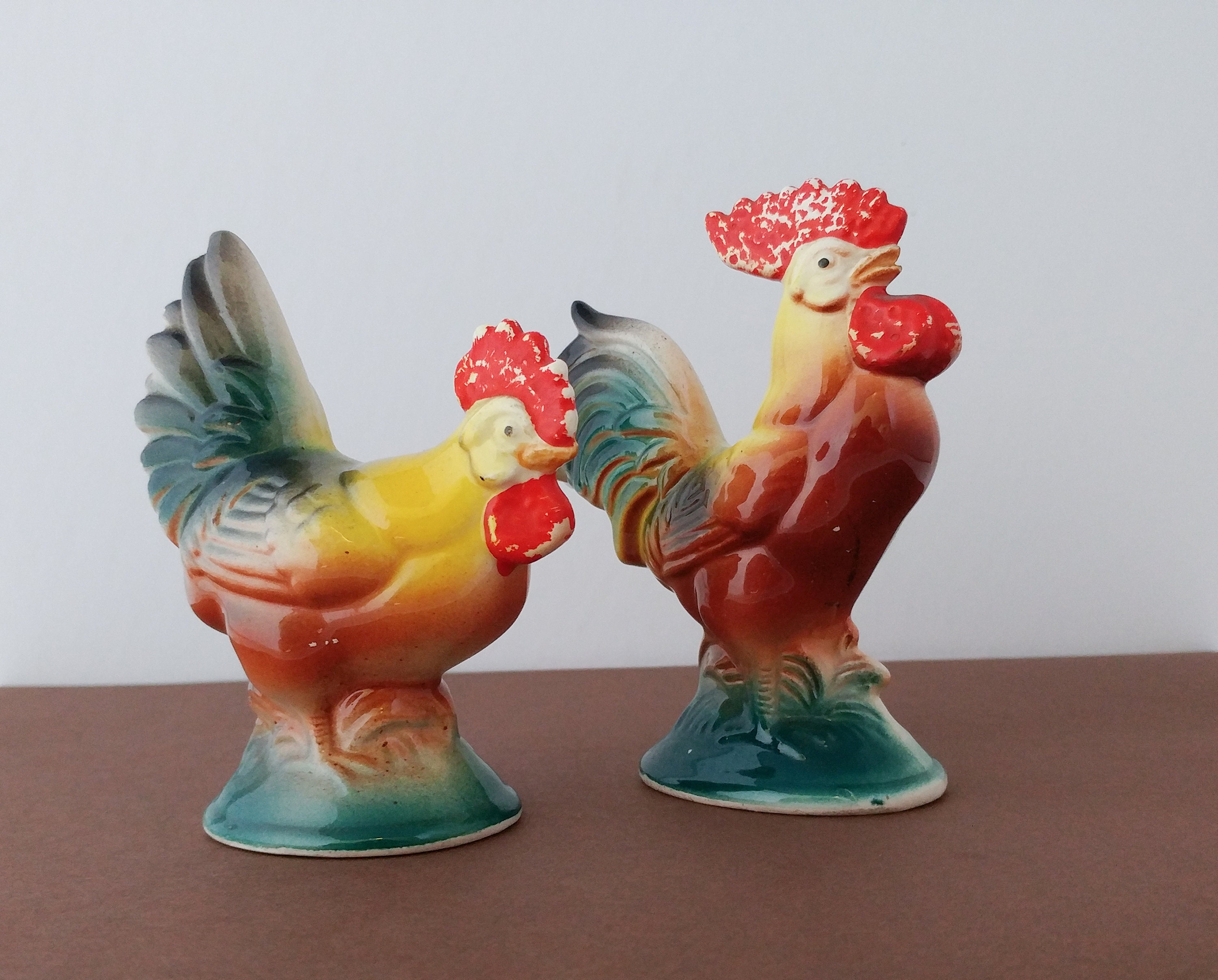 Vintage Ceramic Brown and White Hen Chicken Salt and Pepper Shakers Set with Rubber Stoppers