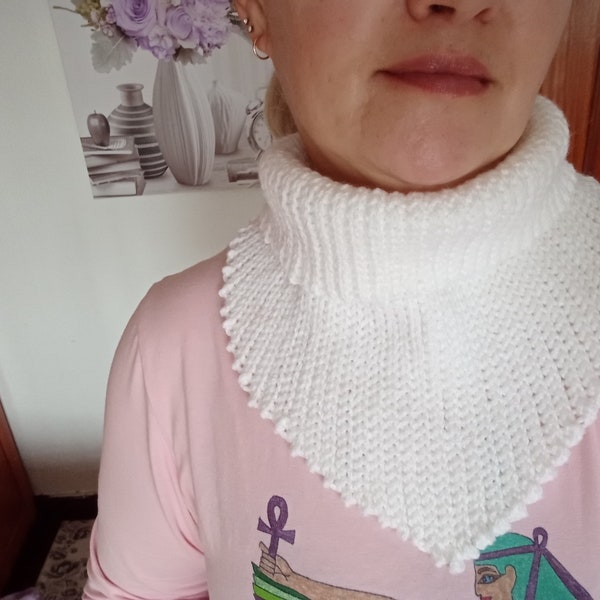 Crochet cowl - Cozy Handmade Neck Warmer, Winter Accessory, Perfect Unique Gift for Her,  Chunky Knit Cowl - Stylish Cold Weather scarf