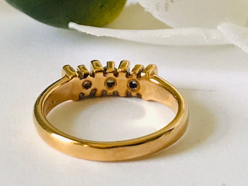 Size 6 Faux Diamond Multi Stone Round Stone Brilliant Stone White Stone Gold Tone Costume Vintage Triple Stone Clear Stone CZ Band Ring