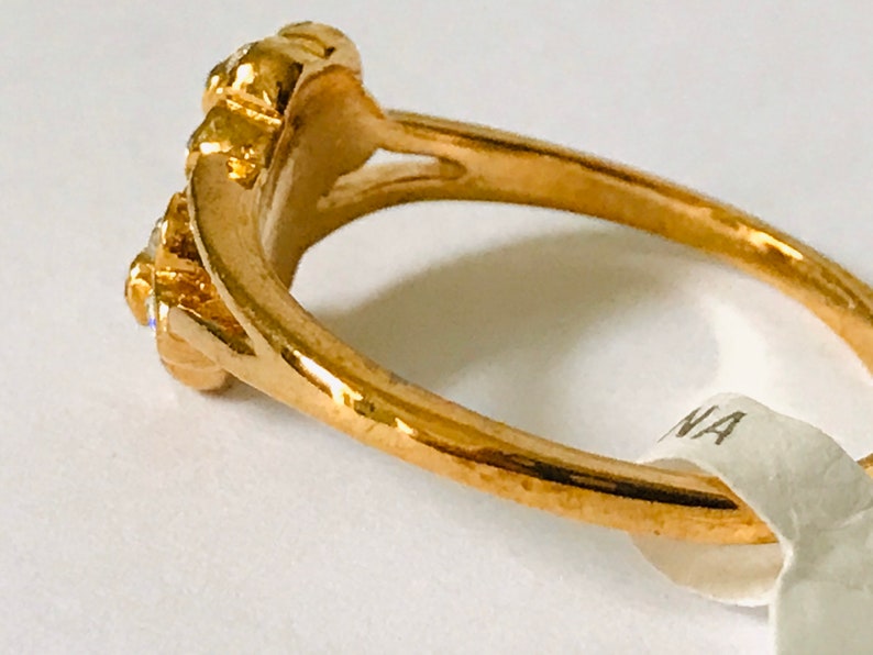 Size 8 Vintage Crystal Flower 14 KT Gold Electroplate Ring