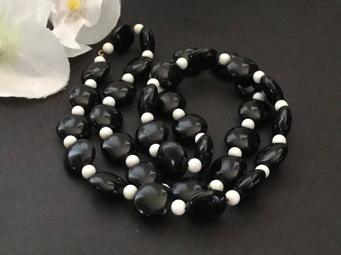 Vintage Black and White Beaded Necklace 30 Long Etsy