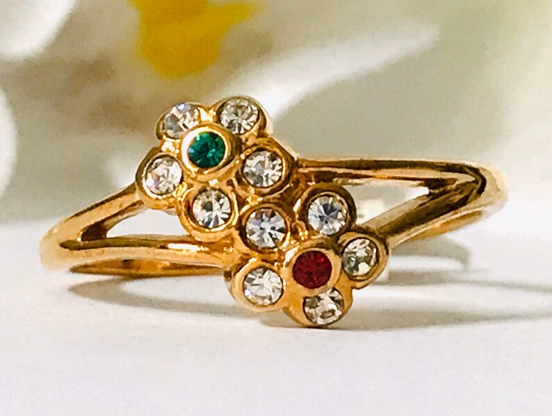 Size 8 Vintage Crystal Flower 14 KT Gold Electroplate Ring