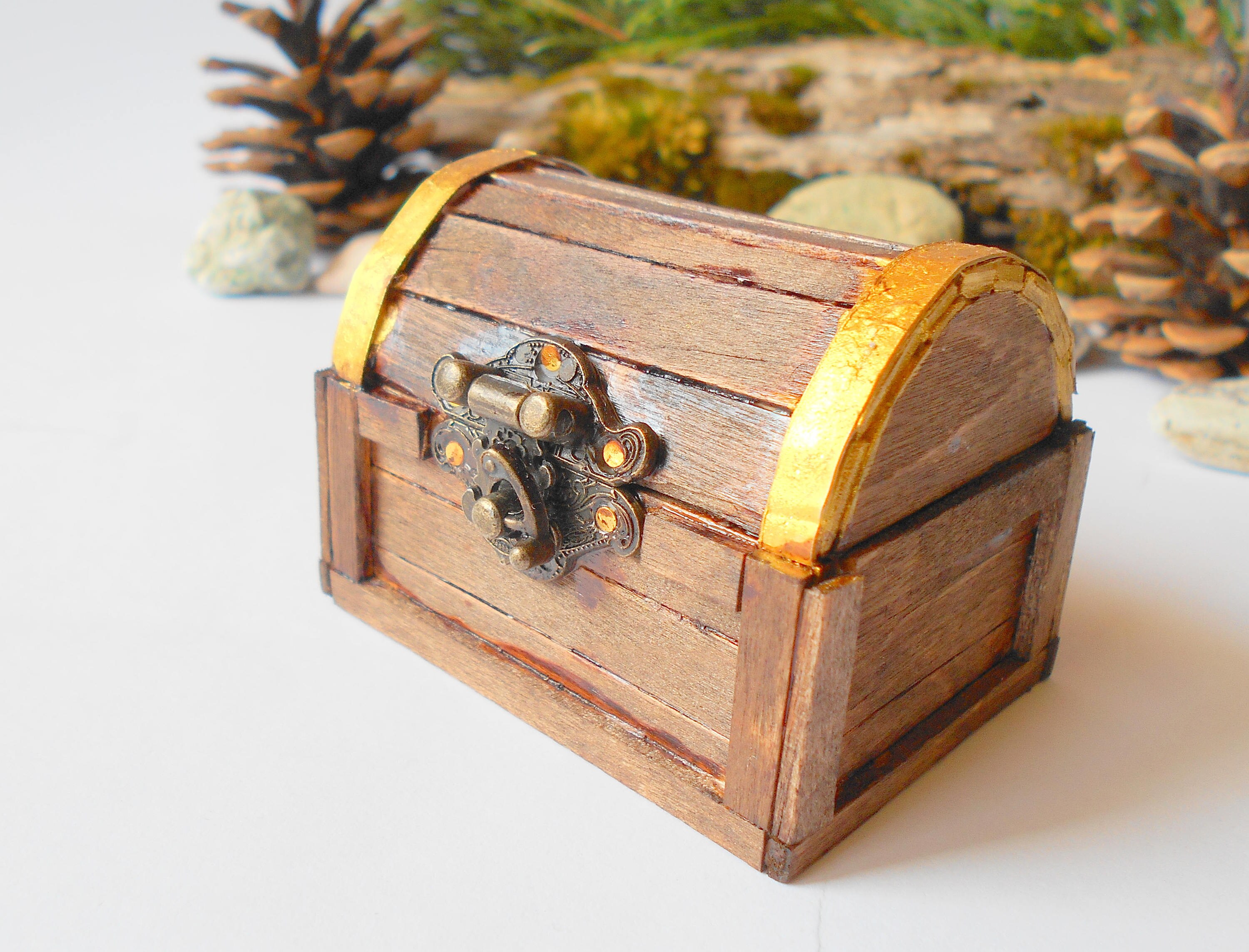 Dollhouse Miniature Wooden Storage Trunk Brown 1:12 Treasure Chest Box Furniture