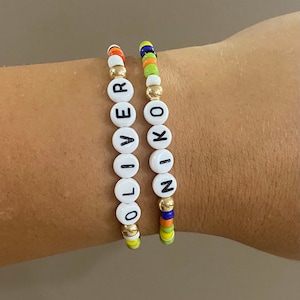 Pulseira de contas personalizada com nome personalizado e miçangas para mulheres, detalhes preenchidos com ouro 14K