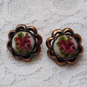 Beautiful vintage tulle/netting gobelin/needlepoint clip-on/earrings with rose motive