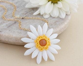 Gold daisy necklace, April birth flower, Mothers Day jewelry, Handmade nature inspired pendant for spring and summer