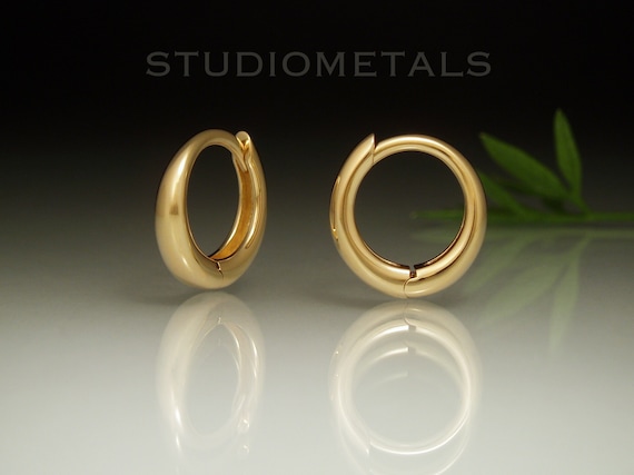 18 carat gold sleeper earrings discount