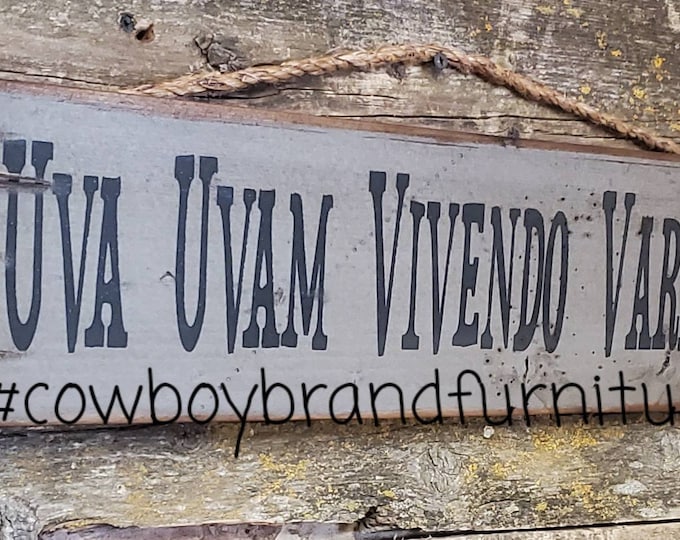 Uva Uvam Vivendo Varia Fit, Hat Creek Cattle Company, Lonesome Dove, Western, Antiqued Wooden Sign