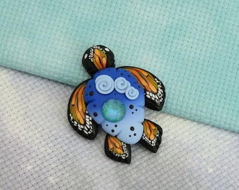 Sea Turtle Needle Minder "Wonderer" / Magnetic Needle Holder / Needle Minders for Cross Stitch and Embroidery/