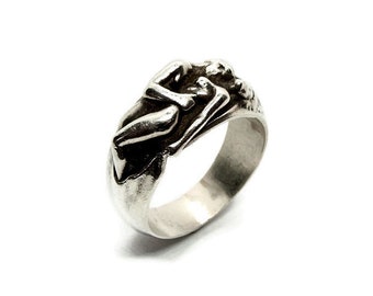 Power Of Love Ring Loving Couple Dreamy Thought Love Gift Couple Figure Statement Fashion Piece Impressive Worn Art Jewelry