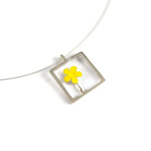 Blossoming Flower Color Pendant Necklace Enamel Resin Metalwork Geometric Square Steel Wire Modern Everyday Fashion Fresh Spring Celebration image 3