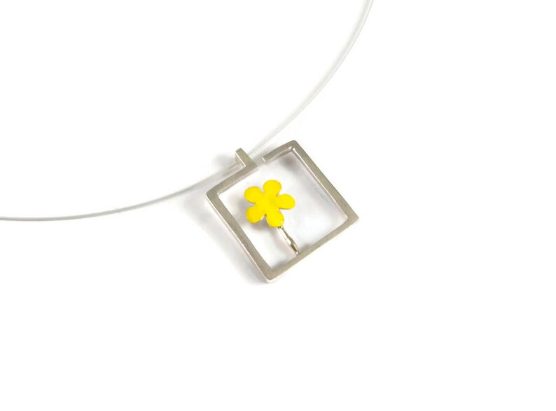 Blossoming Flower Color Pendant Necklace Enamel Resin Metalwork Geometric Square Steel Wire Modern Everyday Fashion Fresh Spring Celebration image 3