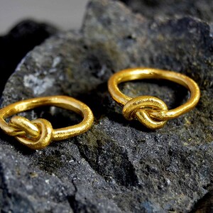 Tie the Knot Alternative Wedding Bands Love Knot Ring Set 18K Yellow Gold Organic Texture Infinity Modern Symbolic Design Jewelry Weddings image 2