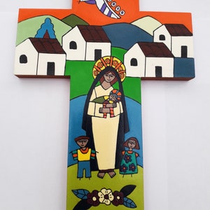 Cruz de la Virgen María con niños sonrientes