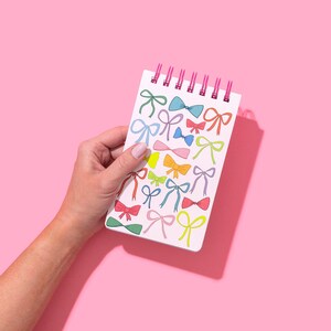 Spiral Notebook: Colorful Bow Cover - Lined, Perforated Pages Bild 1