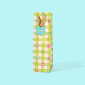 Gingham Flower Gift Bags - Floral Design with Gold Ribbon Handles Wine