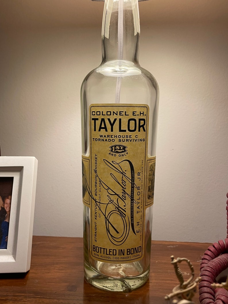 Colonel E.H. Taylor Warehouse C Tornado Surviving Straight Kentucky Bourbon Whiskey Bottle Lamp zdjęcie 2