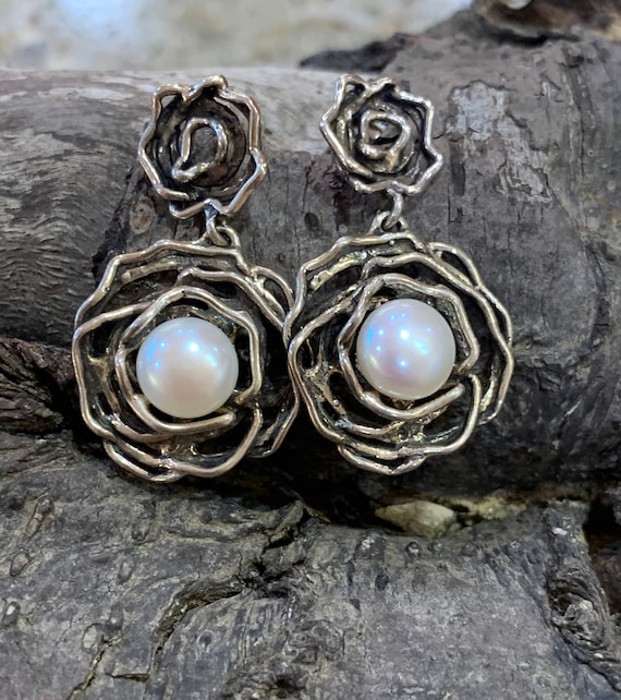 Amazing NEST, Sterling silver BIG Pearl earrings! Sterling silver "nest" earrings with large pearl!