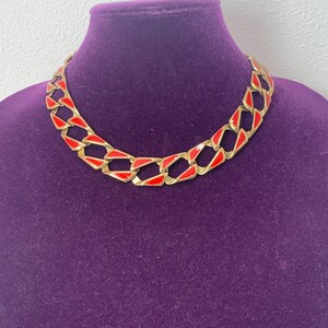 Vintage Made in Korea, shiny gold toned and red enamel chain links bib/choker/necklace!