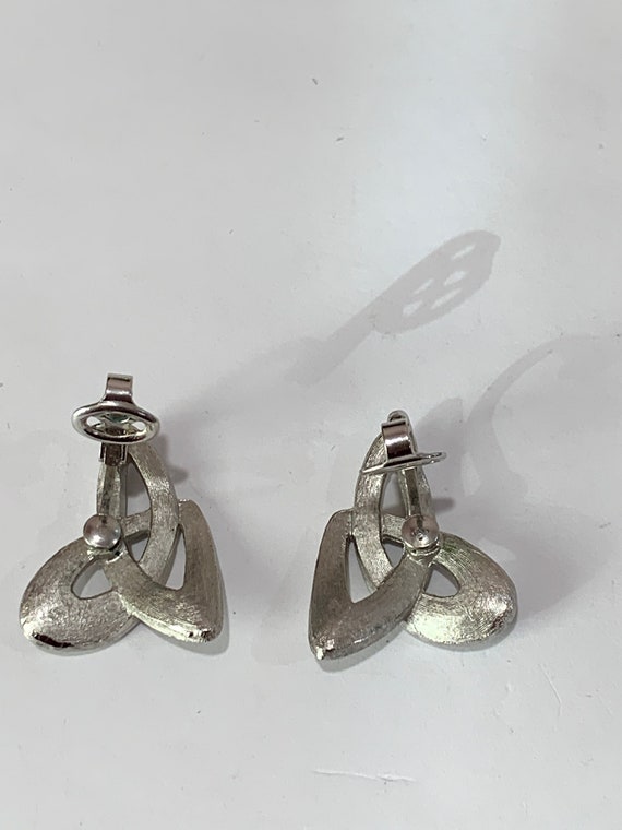 Trifari silver tone abstract clip on earrings! De… - image 3