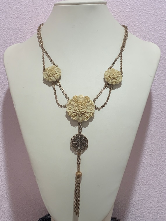 Vintage Lucky Brand molded celluloid floral link n