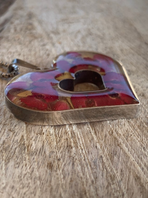 Resin heart pendant with red dried flowers and .9… - image 6