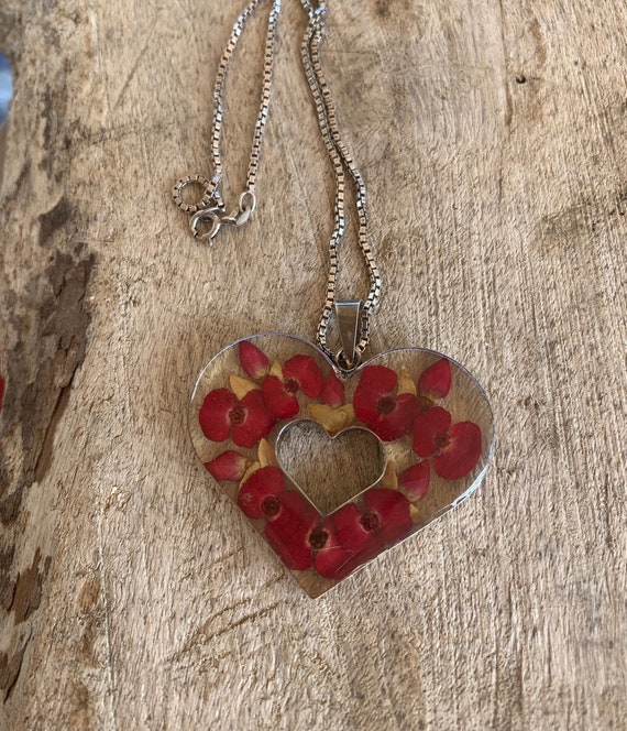 Resin heart pendant with red dried flowers and .9… - image 2