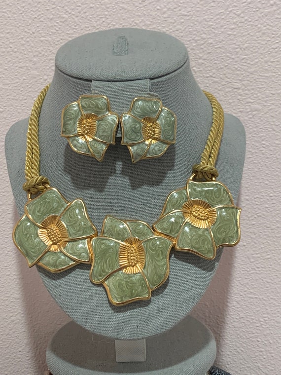 【メール便無料】 Set RARE Monet Vintage Unique Garland Tone, Gold Design その他