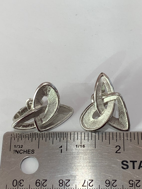 Trifari silver tone abstract clip on earrings! De… - image 5