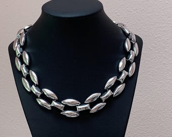 Vintage sparkly silver tone, necklace/collar! 1980's jewelry! Designer jewelry! Vintage chunky classy jewelry!