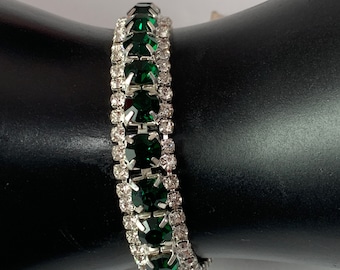 Sparkling green and clear rhinestone bracelet, silver tone! Stunning array of prong set rhinestones!