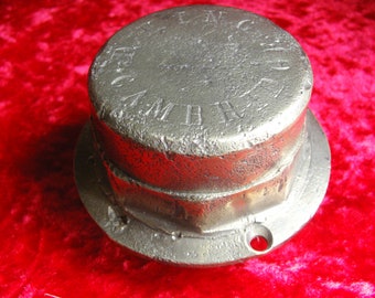 A antique brass hub cap grease cover for a carriage / cart / wagon wheel 19th century D King Cambridge