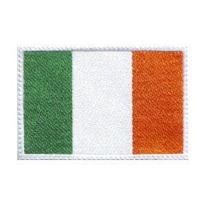 Peut inclure: Un patch brodé du drapeau irlandais. Le drapeau est vert, blanc et orange.