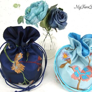 Sacs cadeaux, contenants cadeaux, sacs cadeaux, sachets, emballages cadeaux, petits sacs, sacs en tissu, élégants, sacs en taffetas, fleurs