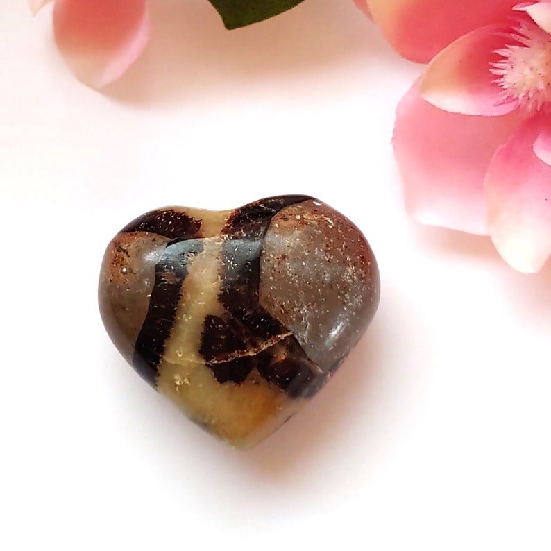 Self Love /& Care Witchy Decor Pagan Altar Meditation Room Gift Healing Crystals Carved Pocket Worry Stone Septarian Heart Carving