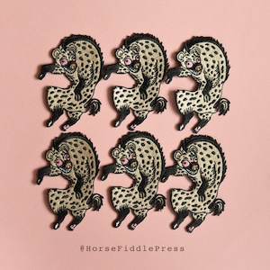 Patch_illustration_zoo_animal_iron hyène sur patch_painting_original art_drawing_sketch_merchandise_design_fashion_ootd_ink_hyena_aggretsuko
