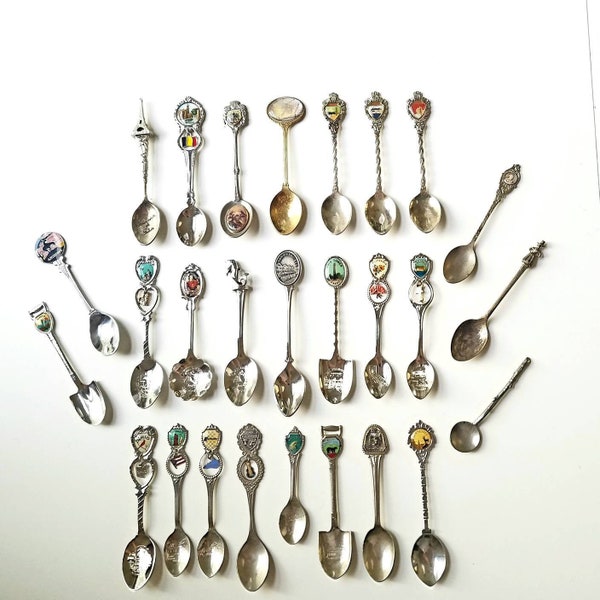 Souvenir Spoons California/ Cincinnati, Ohio/ Illinois/ Tennessee/ Kentucky/ Japan/ Paris Eiffel Tower/ Belgium Collectible Charm