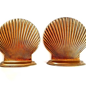 Vintage Brass Conch Shell Bookends, 6 Modern Solid Brass Seashell Accents,  Hollywood Regency Beach House Nautical Bookshelf Decor 