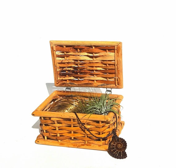 Vintage Wicker Rattan Box Lid Woven Storage Container Handmade Image 0