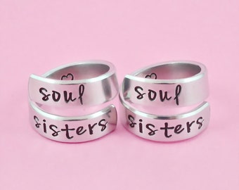 Soul Sisters - Hand Stamped Aluminum Spiral Twist Ring Set of 2, Sisters Best Friends Gift, Gift for Birthday, Christmas, Anniversary, V4