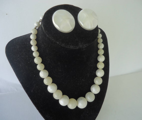 Marbleized Beaded Necklace and Earrings - image 1