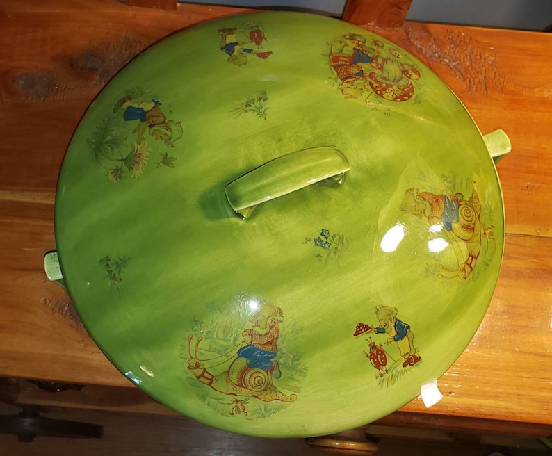 Vintage Arnel's Green Pottery Chafing Dish Signed Pat Miller. Mushrooms