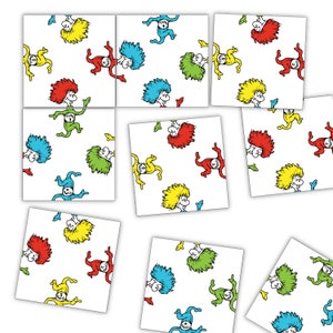 Peut inclure: Un ensemble de neuf pièces de puzzle colorées représentant un motif répétitif de personnages fantaisistes aux cheveux et aux vêtements de différentes couleurs. Les personnages ont tous la même expression, la bouche ouverte et les yeux grands ouverts.