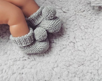 merino Knitted baby booties with pom pom- merino knit baby - handknit booties - handmade newborn - warm baby booties - newborn knits
