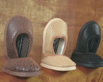 Bailarinas de piel sintética para muñecas de 45 cm, color marrón, beige y negro.