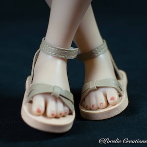 Ruby Red Fashion Friends Doll Shoes SANDALS Flats in BEIGE TAN Faux Leather with Crisscrossed Toe Straps and Closed Heel