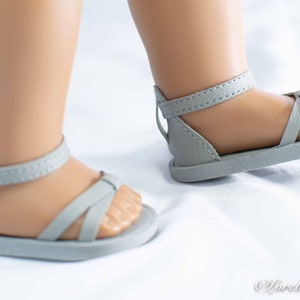 SANDALS Shoes Flats in GRAY Faux Leather with Crisscrossed Toe Straps and Closed Heel for 18 inch doll