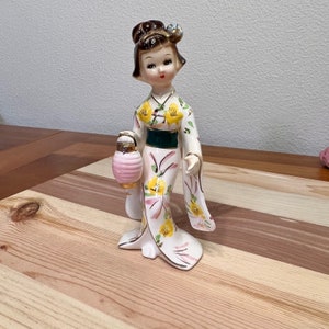 Bradley Exclusives Japan Geisha Girl , Vintage Porcelain Figurine with Lantern, Porcelain Japanese Doll